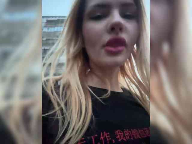 -Melani- webcam