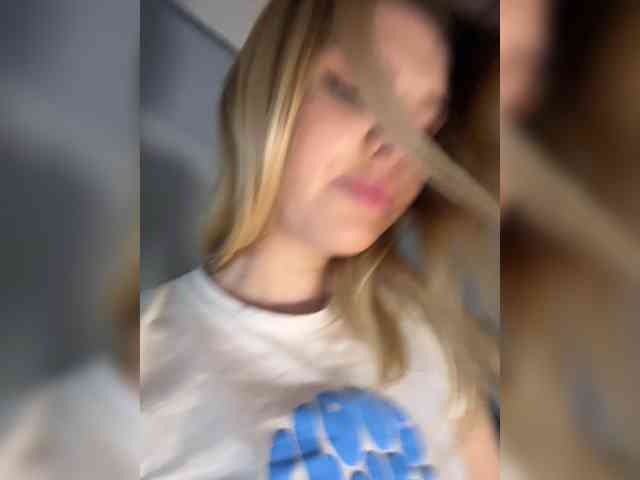 -Melani- webcam