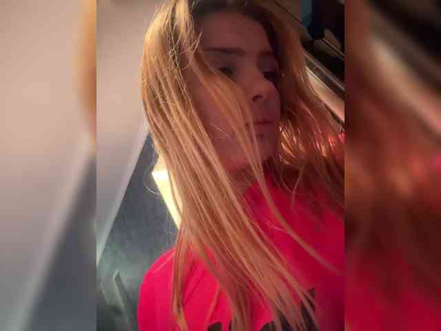 -Melani- webcam