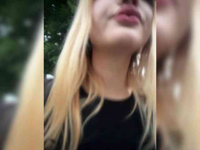 -Melani- webcam