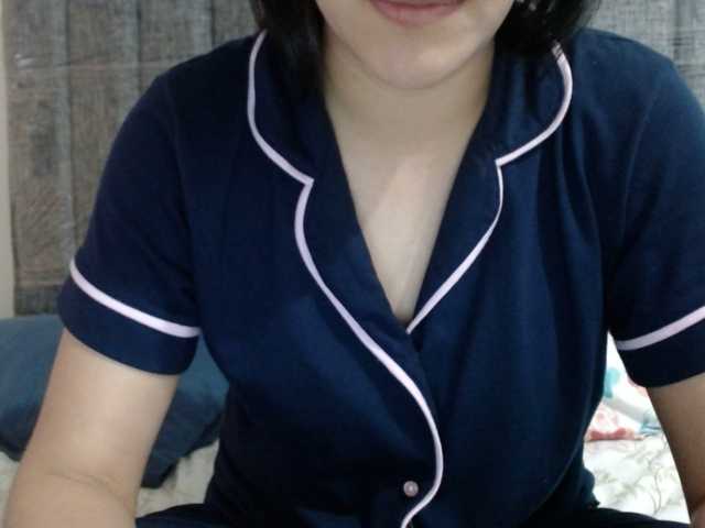 Realholly live cam on BongaCams