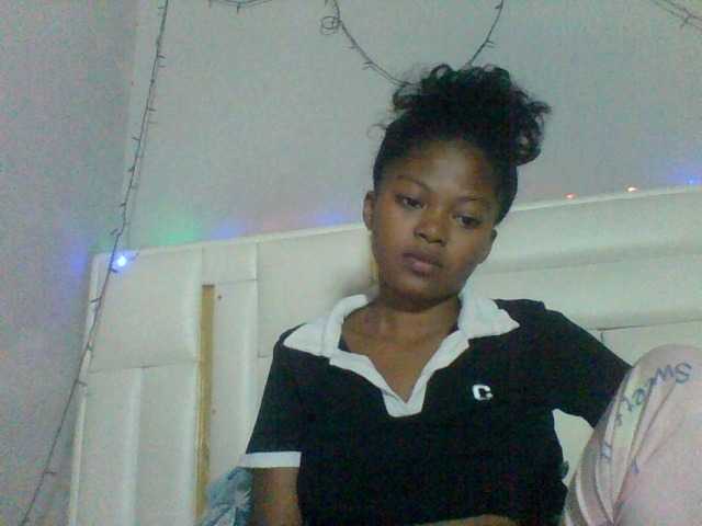 Laluna2 live cam on BongaCams