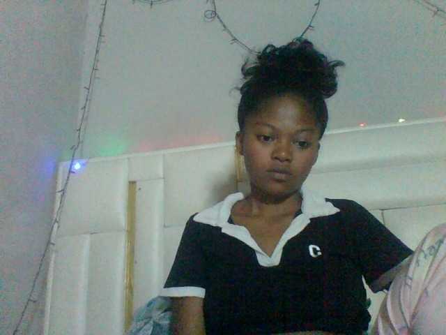 Laluna2 live cam on BongaCams