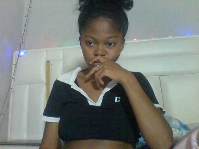 Laluna2 live cam on BongaCams