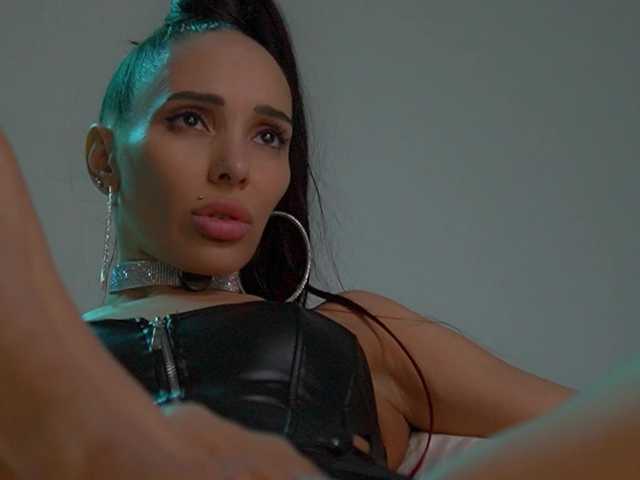 Live трансляция MilaMistressX - slutnetki.online