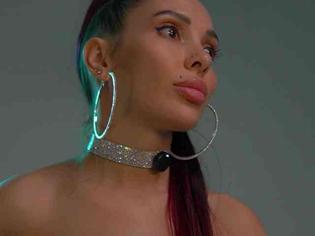 Model: MilaMistressX