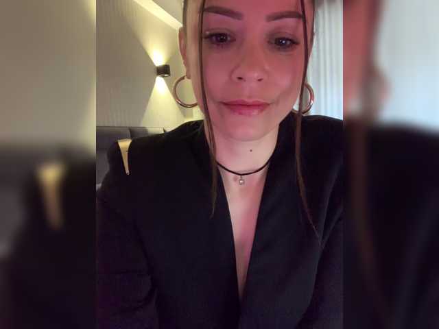 Amy-Lee, live now on BongaCams
