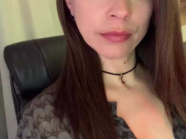 le modèle Amy-Lee est en webcam porno dans un show sur le site bongacams, il possède les tags suivants: White/Caucasian,Brunette,Shaved