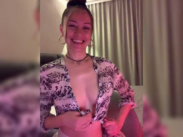 Amy-Lee live cam on BongaCams