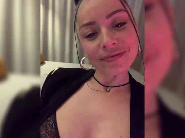 Amy-Lee webcam