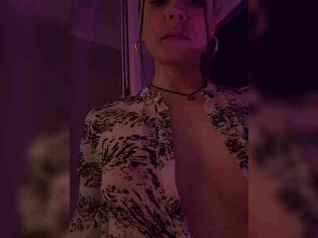 Amy-Lee webcam