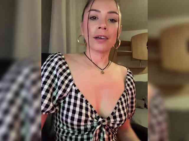 Amy-Lee webcam