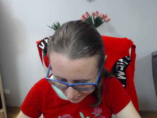 le modèle sparkleLizzy est en webcam porno dans un show sur le site bongacams, il possède les tags suivants: White/Caucasian,Brunette,Shaved