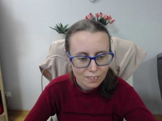 le modèle sparkleLizzy est en webcam porno dans un show sur le site bongacams, il possède les tags suivants: White/Caucasian,Brunette,Shaved