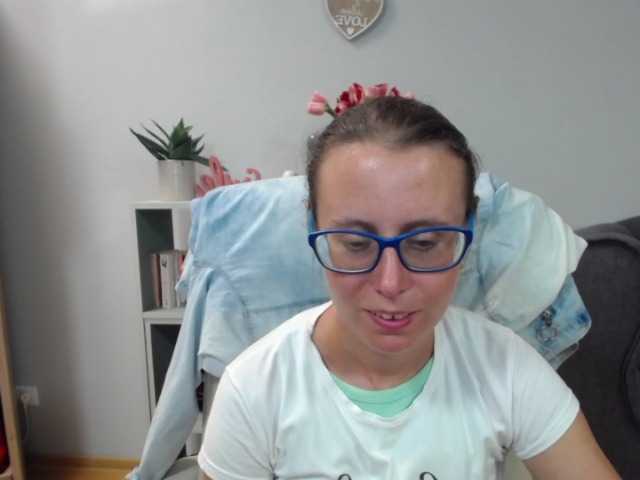 sparkleLizzy live cam on BongaCams