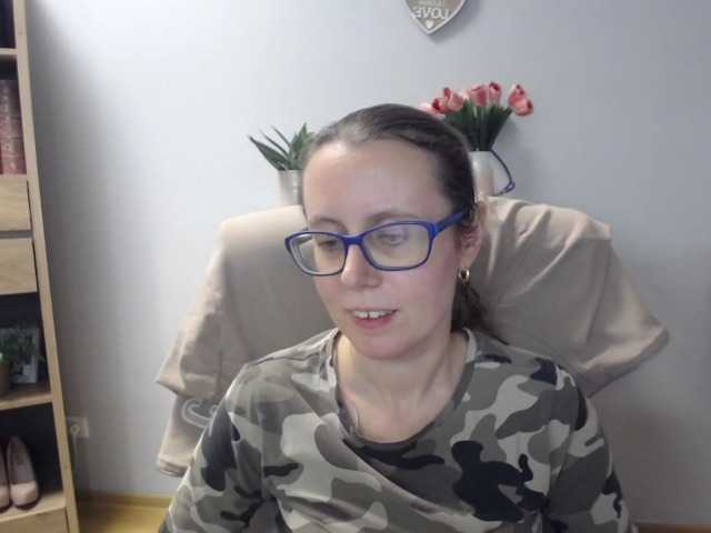 sparkleLizzy, en directo ahora en BongaCams