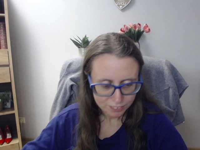 sparkleLizzy, live now on BongaCams
