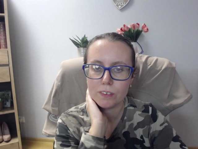 sparkleLizzy live cam on BongaCams