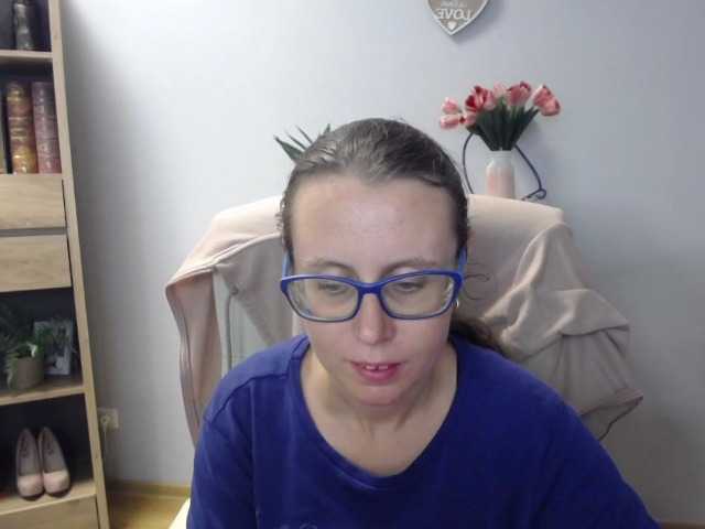 le modèle sparkleLizzy est en webcam porno dans un show sur le site bongacams, il possède les tags suivants: White/Caucasian,Brunette,Shaved