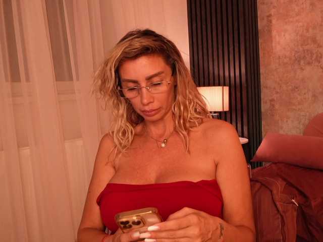 angell-wow live cam on BongaCams
