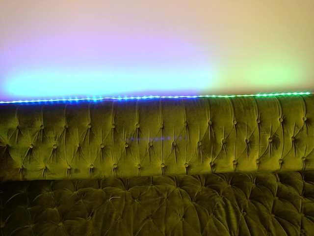 MagikPeachh live cam preview