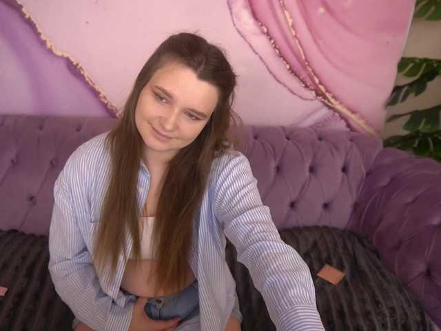 MagikPeachh live cam on BongaCams