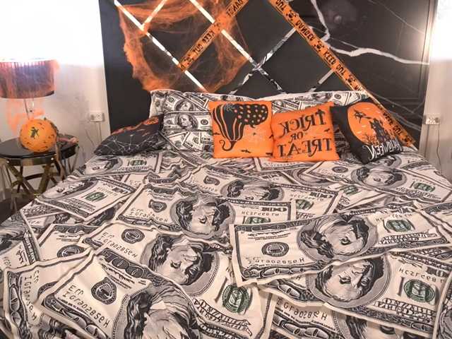 MagikPeachh live cam on BongaCams