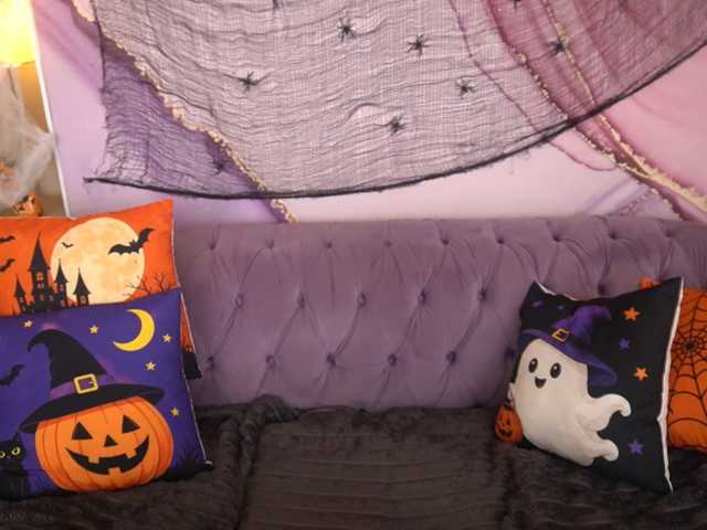 MagikPeachh live cam on BongaCams