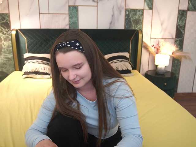 MagikPeachh live cam on BongaCams