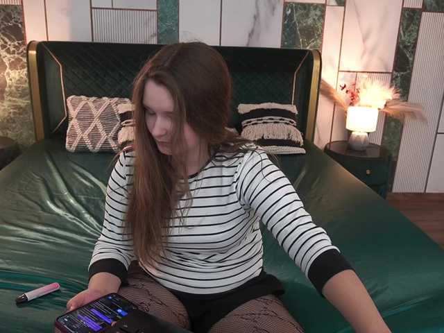 MagikPeachh live cam on BongaCams