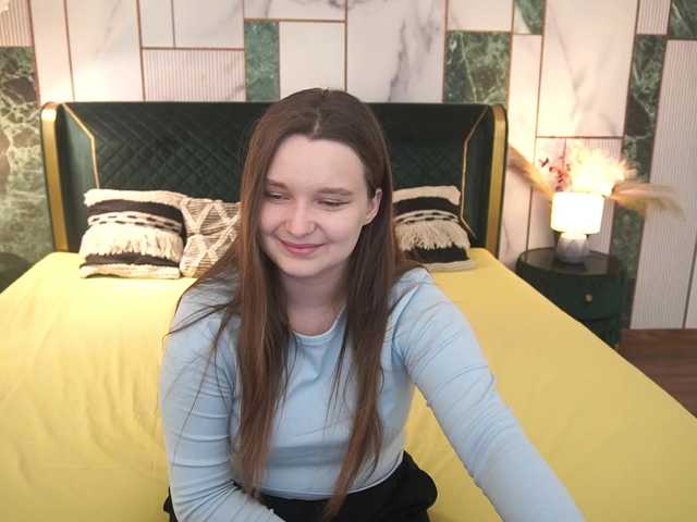MagikPeachh live cam on BongaCams