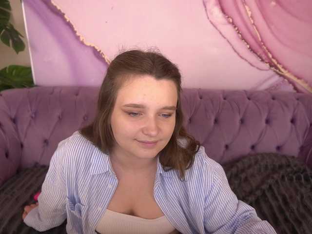 MagikPeachh live cam on BongaCams