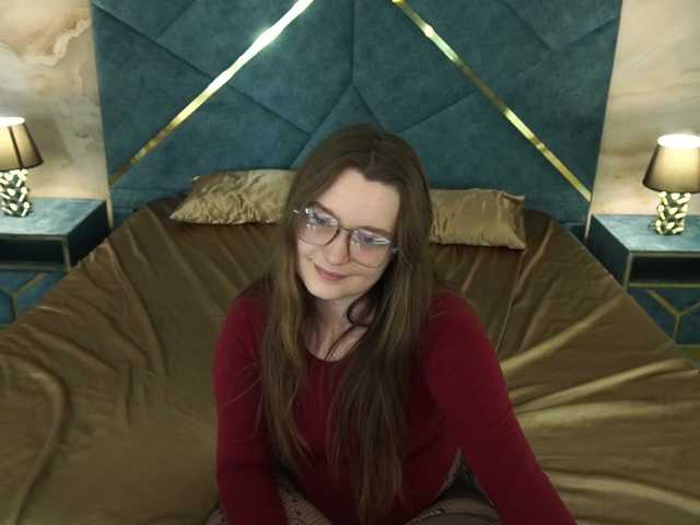 MagikPeachh live cam on BongaCams