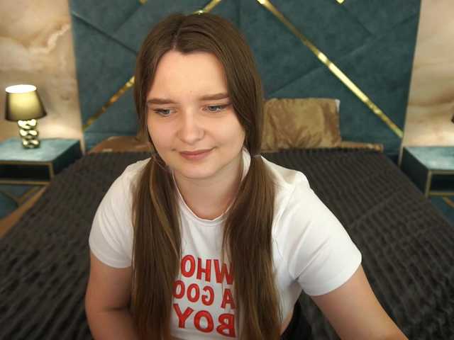 MagikPeachh live cam on BongaCams