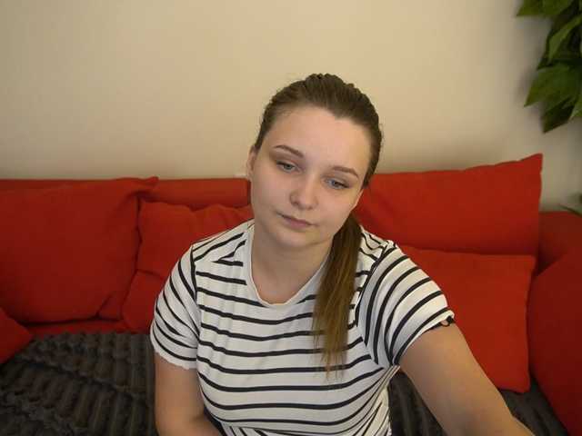MagikPeachh live cam on BongaCams