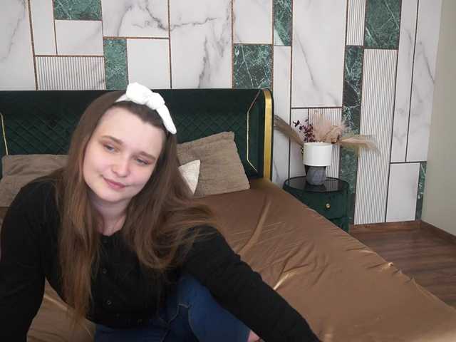 MagikPeachh live cam on BongaCams