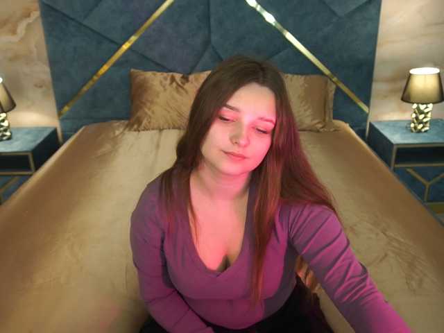 MagikPeachh live cam on BongaCams