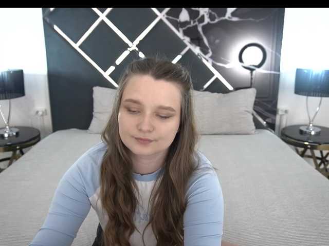 MagikPeachh live webcam show
