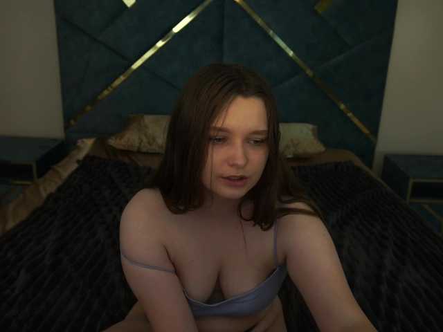 MagikPeachh live cam on BongaCams