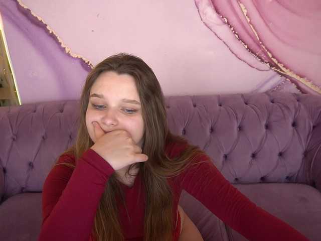 MagikPeachh live cam preview