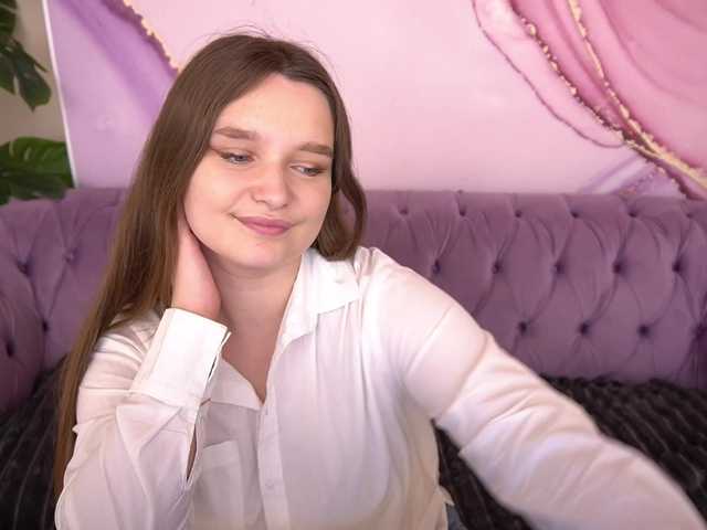 MagikPeachh live cam on BongaCams