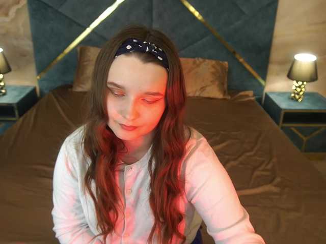 MagikPeachh live cam on BongaCams