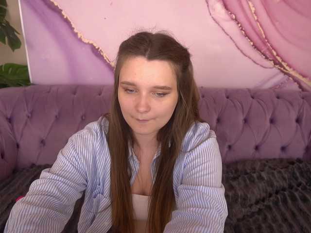 MagikPeachh live cam on BongaCams