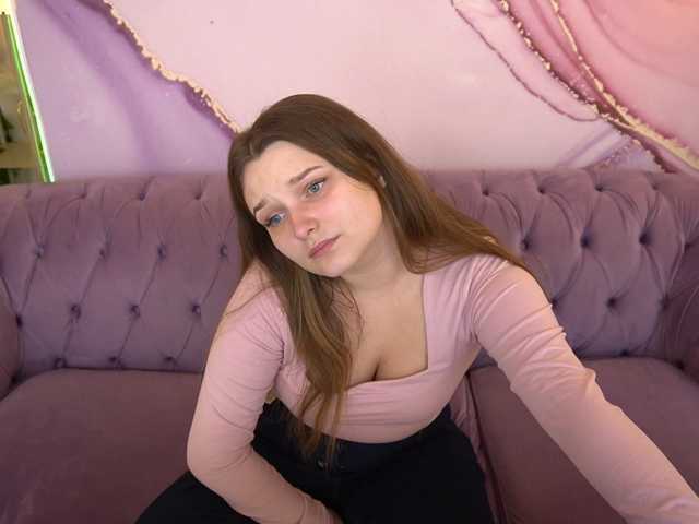 MagikPeachh live cam on BongaCams