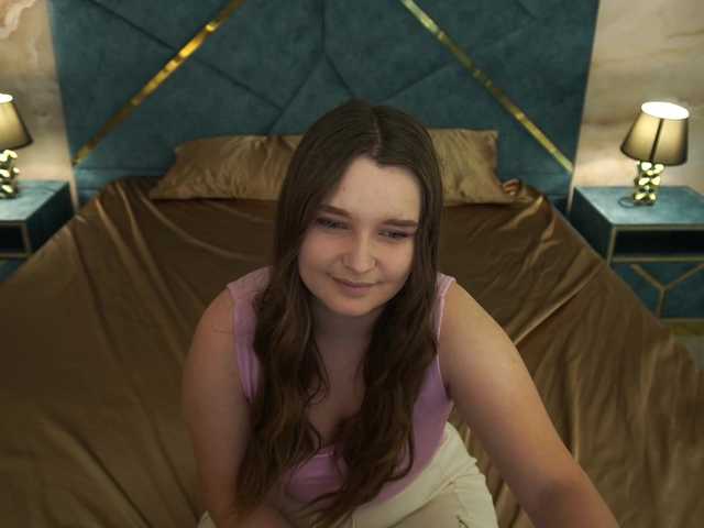 MagikPeachh live cam on BongaCams