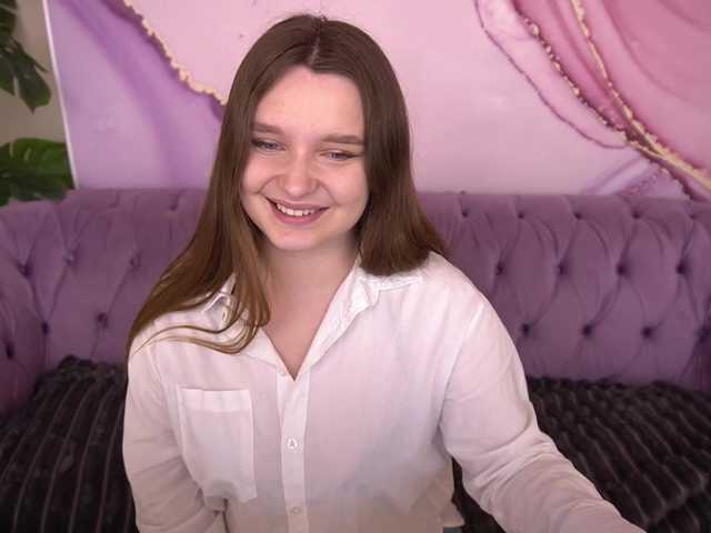 MagikPeachh live cam on BongaCams