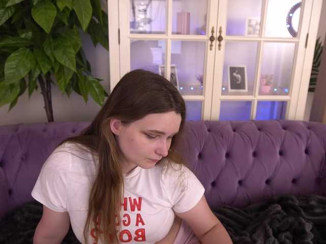 MagikPeachh live cam on BongaCams
