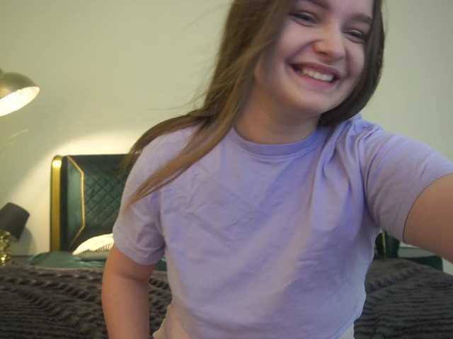 MagikPeachh live cam on BongaCams