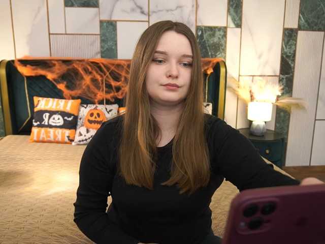 MagikPeachh live cam on BongaCams