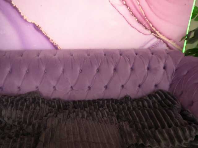 MagikPeachh live cam on BongaCams